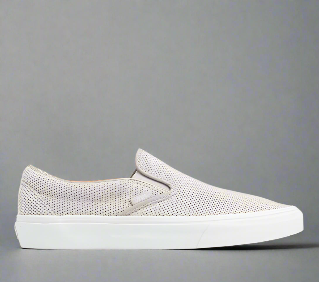 VANS | CLASSIC SLIP-ON (PERFORATED SUEDE)
